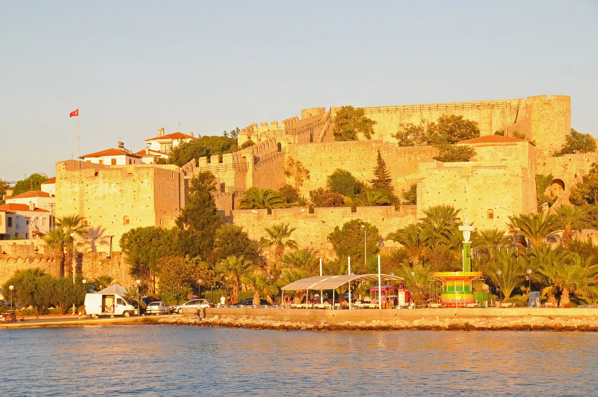Hrad Çeşme (Çeşme Castle) – osmanská pevnost a muzeum u Egejského moře