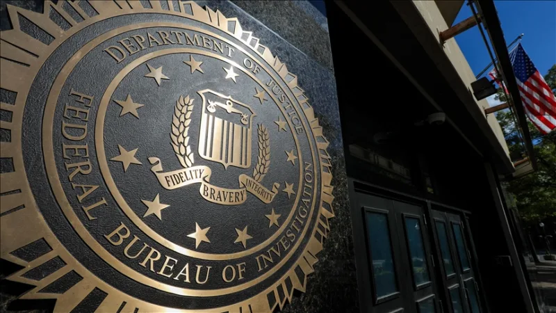 FBI: L'ADN d'un gant trouvé à 3 kilomètres du domicile de Guthrie correspond à celui du suspect.