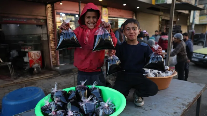 Die Menschen in der syrischen Provinz Raqqa verbringen den Ramadan in einer Atmosphäre der Hoffnung und des Friedens in der vom Terrorismus befreiten Stadt