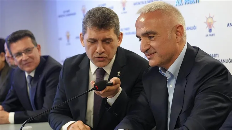 Prezident Erdoğan si telefonicky zablahoželal k sviatkom s organizáciou strany AK v Antalyi