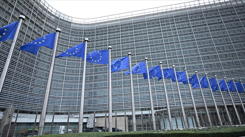 EÚ odložila návrh na úplný zákaz dovozu ropy z Ruska