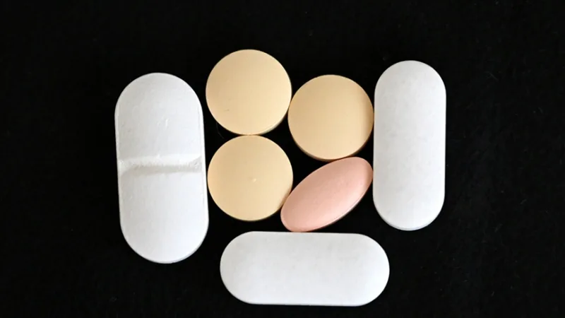 USA zavedly 100% clo na některé dovážené patentované léky a upravily cla na kovy