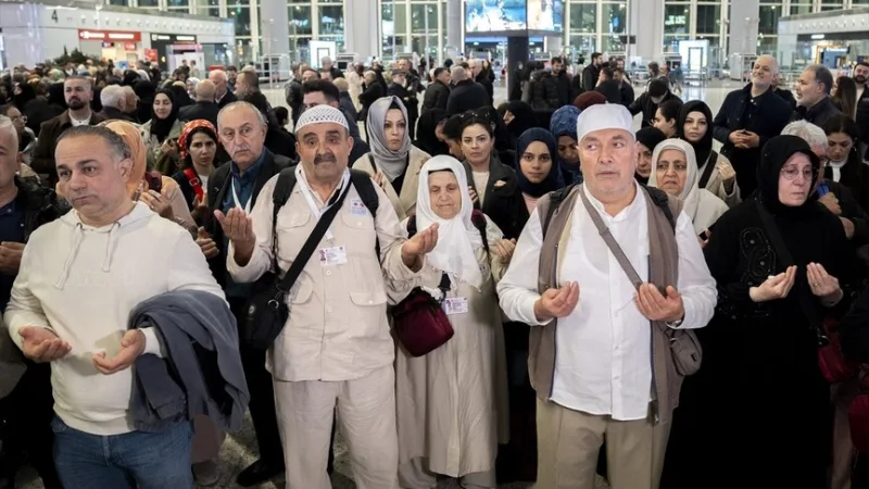Die erste Pilgergruppe wurde in die Heiligen Stätten entsandt