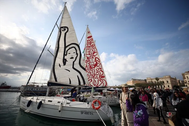 Корабите от „Глобалната флота „Сумуд“ – пролетна мисия 2026“, които отплаваха от Испания, пристигнаха в Италия