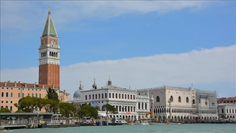 Porota Benátského bienále vyřadí Izrael a Rusko z hodnocení cen