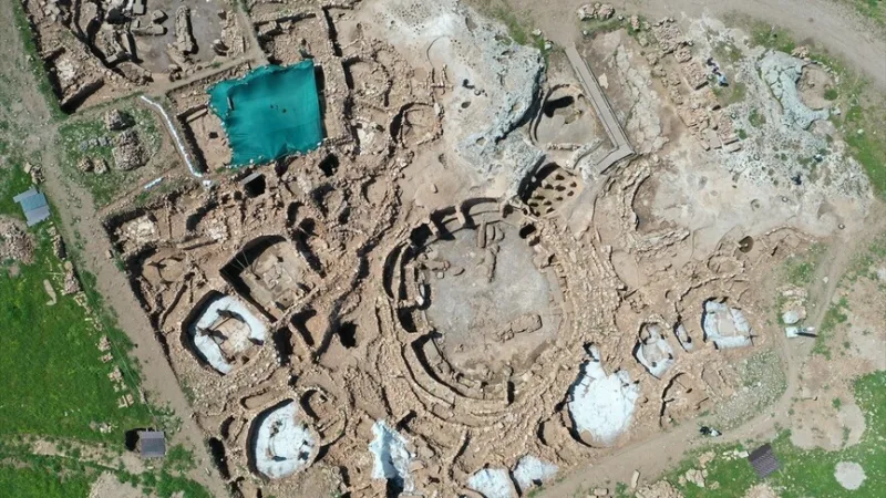 Es wurde nachgewiesen, dass in Karahantepe vor 12.000 Jahren vorwiegend Gazellenfleisch und Hülsenfrüchte verzehrt wurden